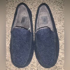 Men size 9 UGG slippers